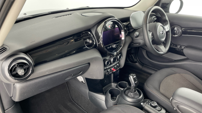 MINI Hatchback 1.5 Cooper Classic Premium 5dr Auto Petrol Hatchback